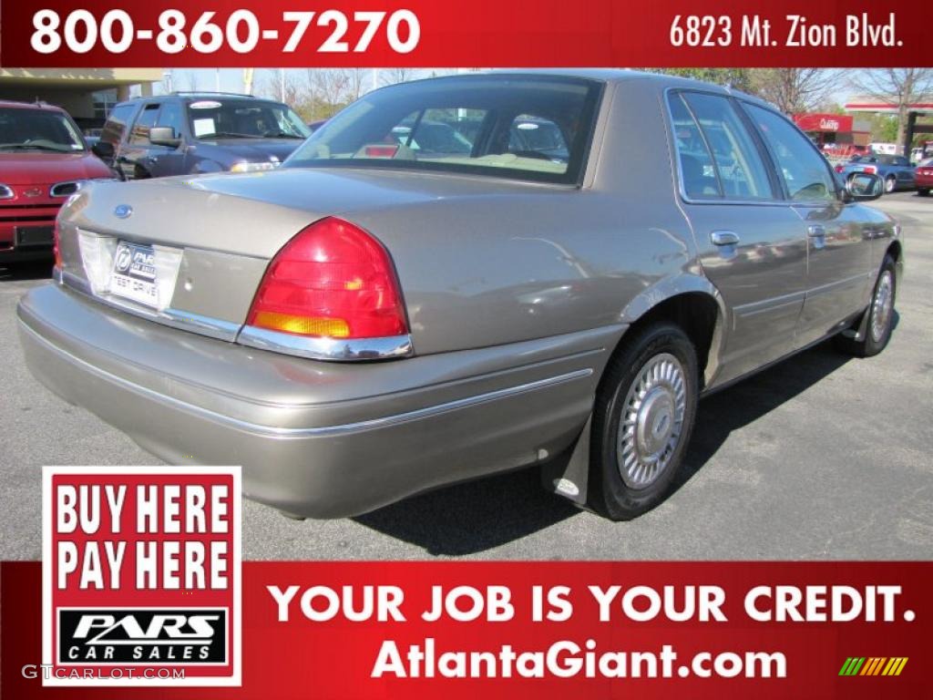 2002 Crown Victoria  - Arizona Beige Metallic / Medium Parchment photo #3