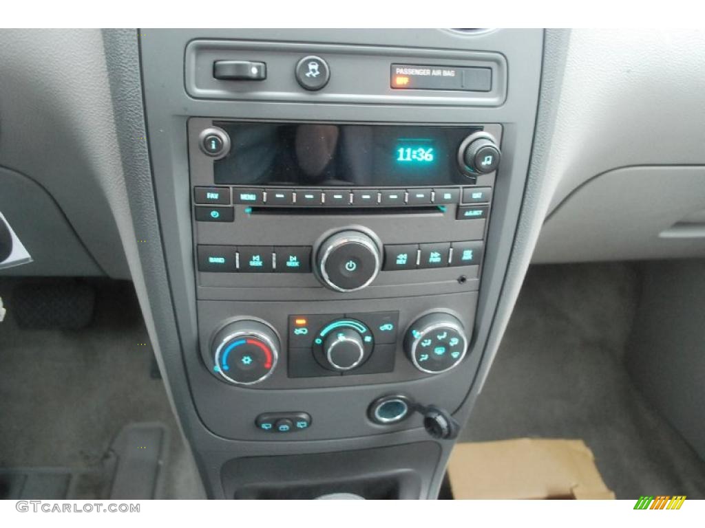 2011 Chevrolet HHR LT Controls Photo #45733782