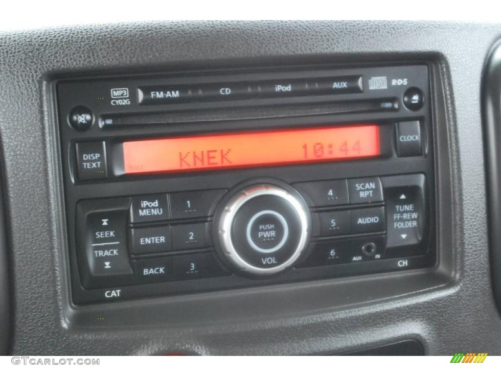 2010 Nissan Cube 1.8 S Controls Photos