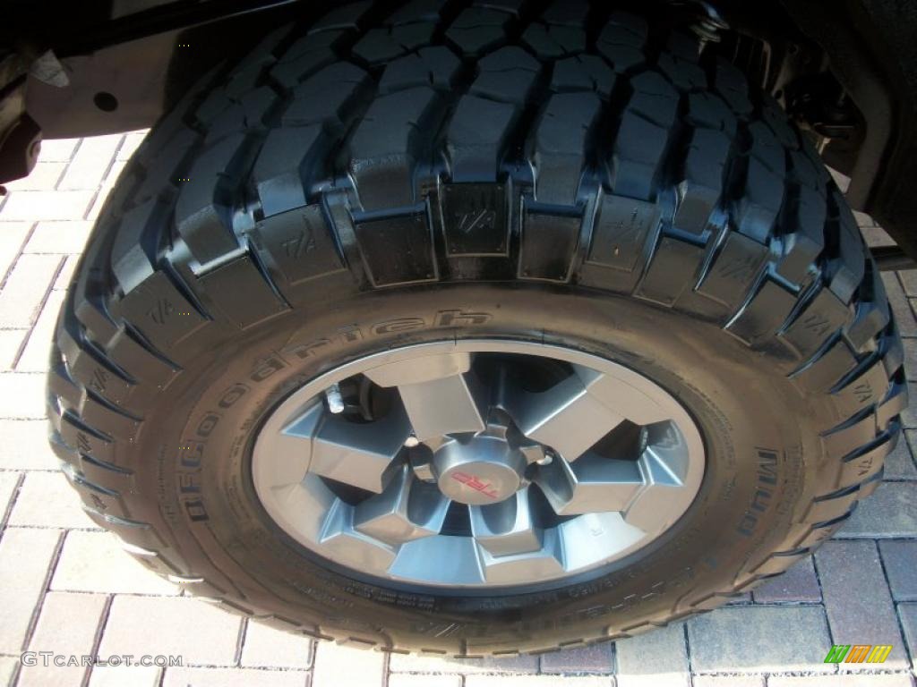 2010 Toyota FJ Cruiser 4WD Wheel Photo #45736570