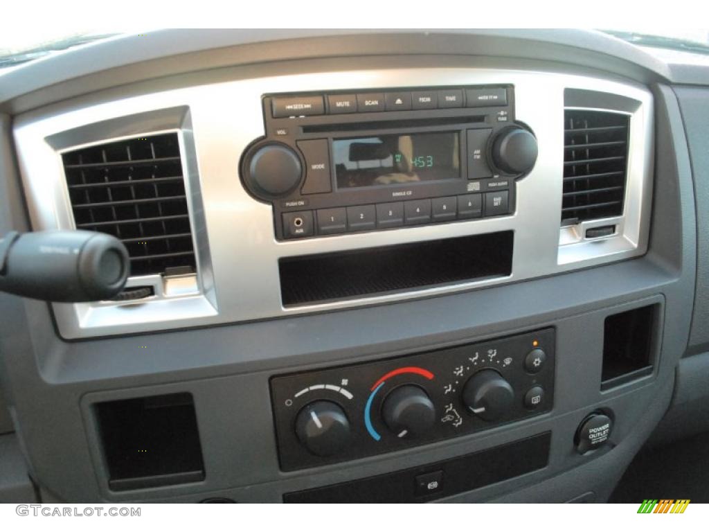 2007 Dodge Ram 2500 SLT Mega Cab Controls Photo #45737150
