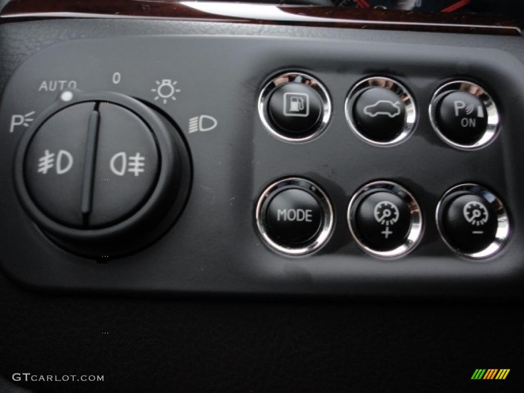 2011 Maserati GranTurismo Convertible GranCabrio Controls Photo #45737842