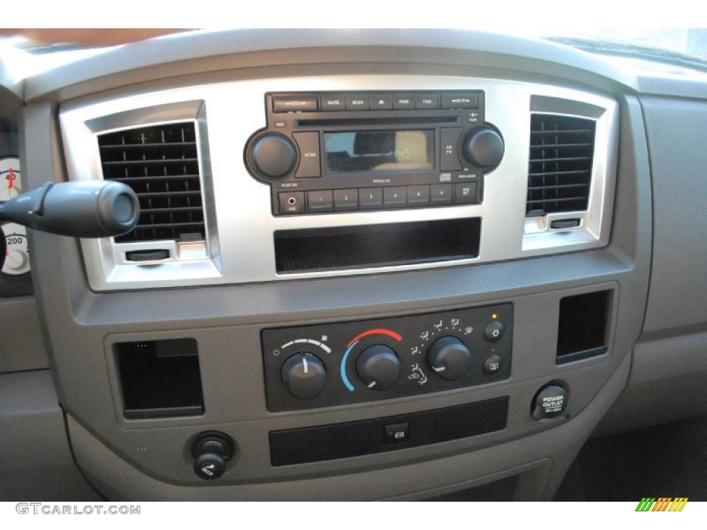 2007 Dodge Ram 2500 SLT Mega Cab Controls Photo #45738026