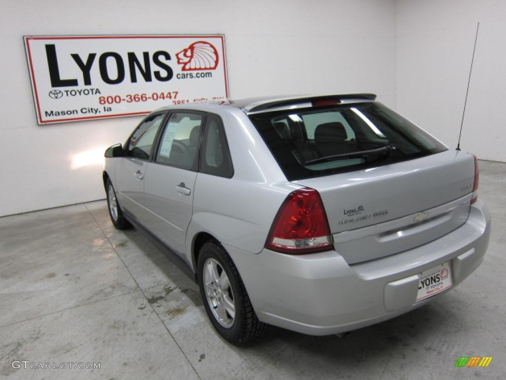 2005 Malibu Maxx LS Wagon - Galaxy Silver Metallic / Gray photo #25