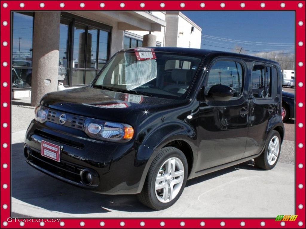 Super Black Nissan Cube