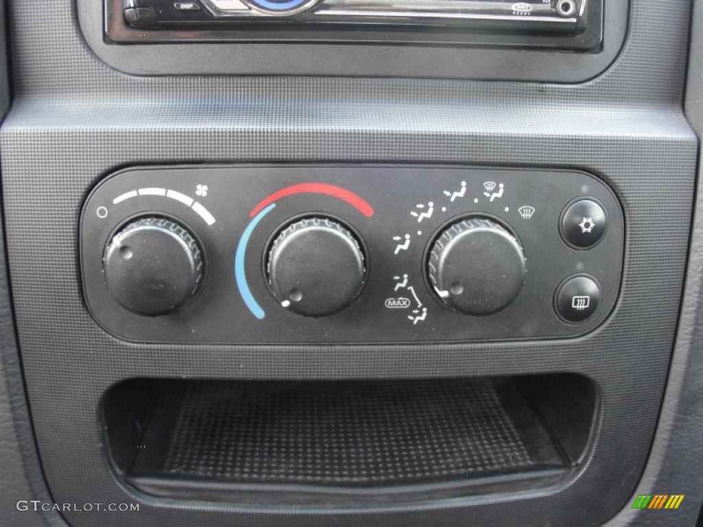 2002 Dodge Ram 1500 ST Quad Cab Controls Photo #45744546