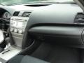 Super White - Camry SE Photo No. 24
