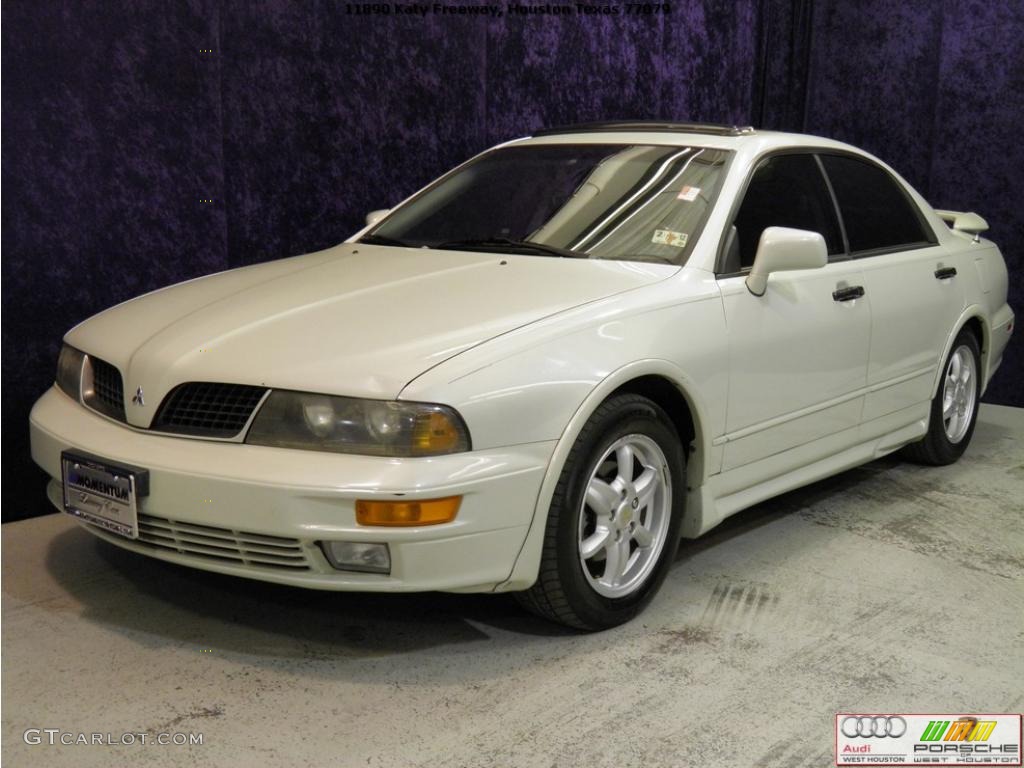 2003 Diamante VR-X Sedan - Vail White / Tan photo #2