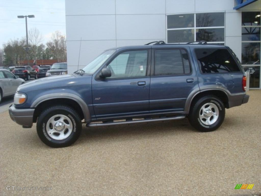 2001 Explorer XLT 4x4 - Medium Wedgewood Blue Metallic / Dark Graphite photo #3