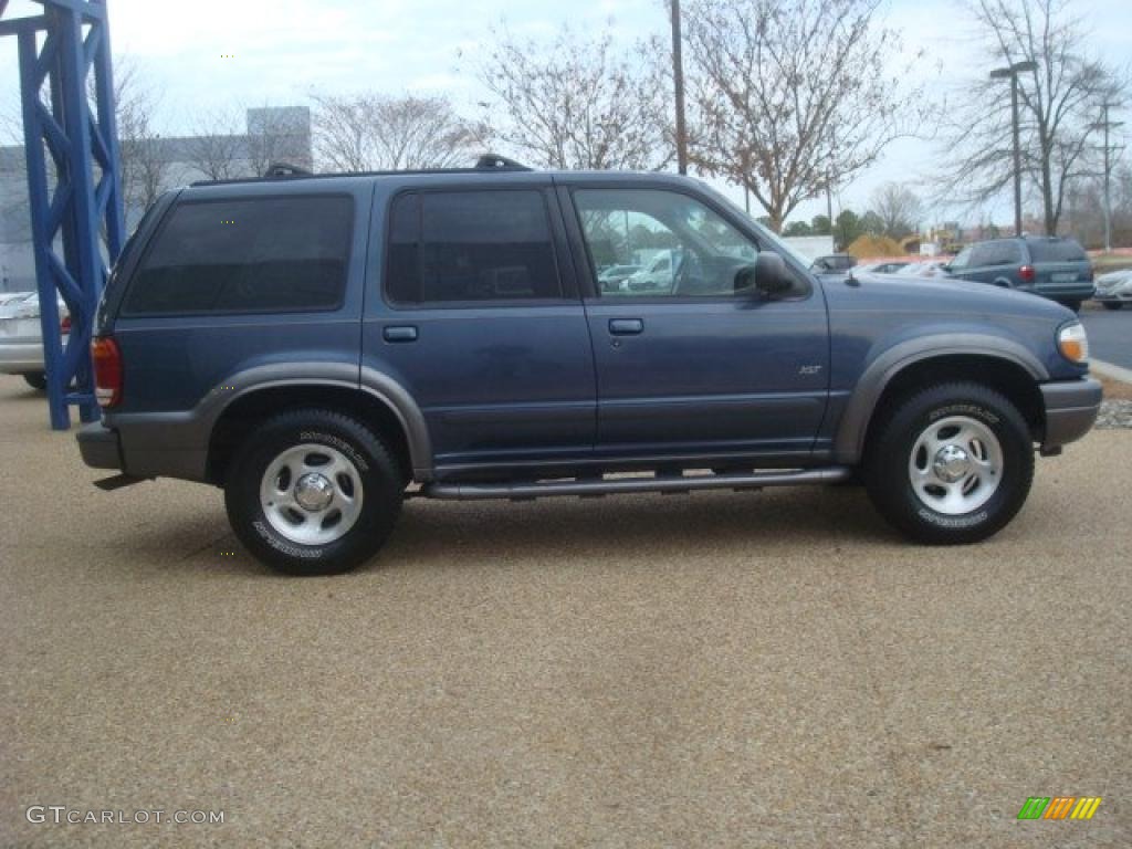 2001 Explorer XLT 4x4 - Medium Wedgewood Blue Metallic / Dark Graphite photo #6