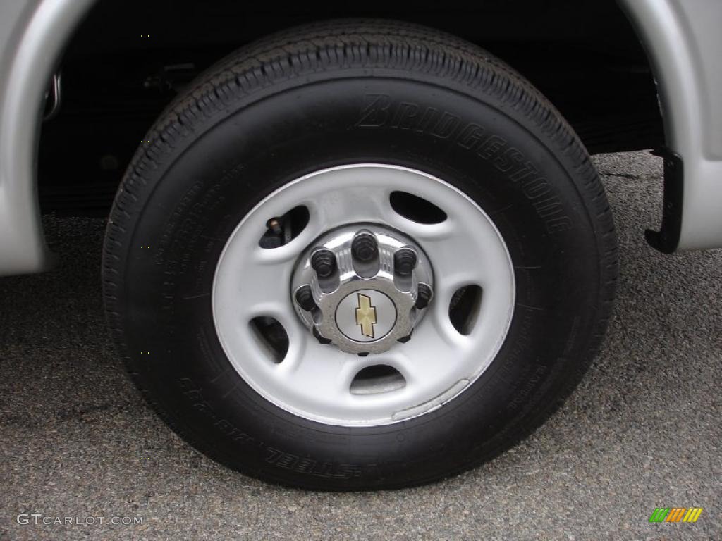 2010 Chevrolet Express LT 3500 Extended Passenger Van Wheel Photo #45753102