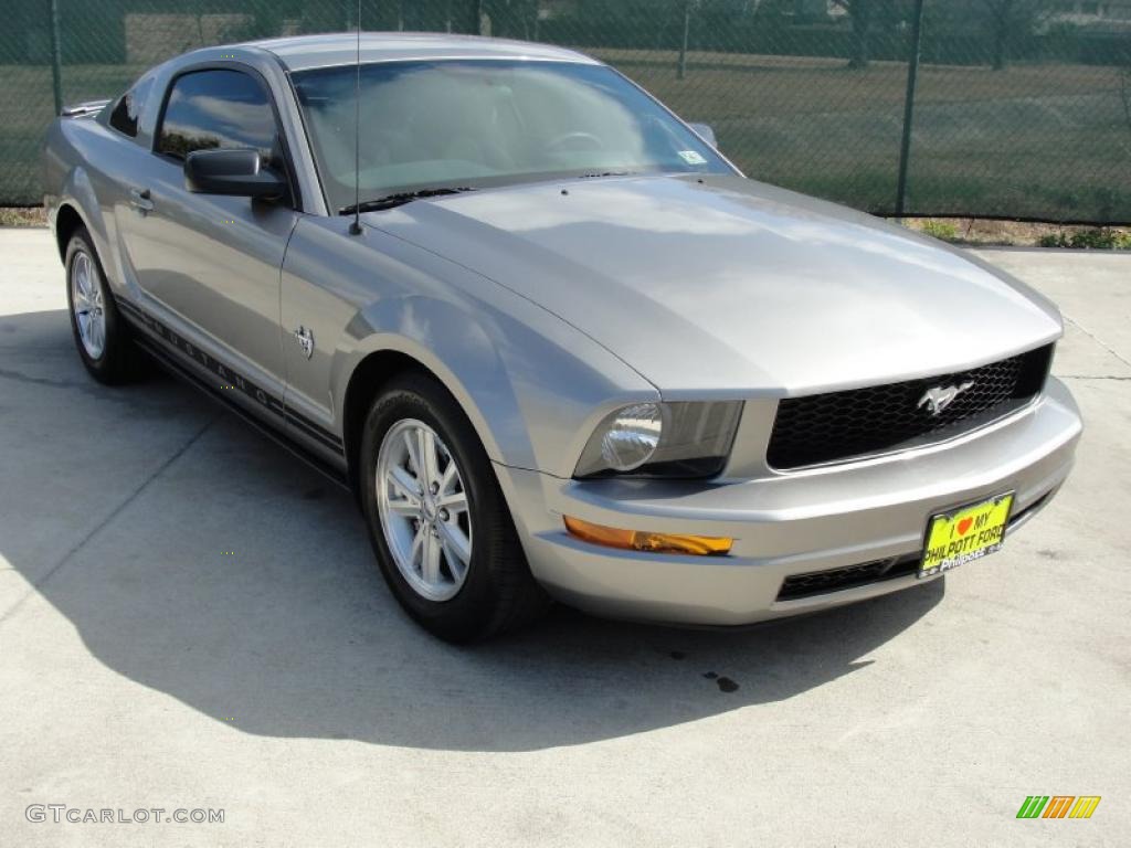 2009 Mustang V6 Coupe - Vapor Silver Metallic / Dark Charcoal photo #1