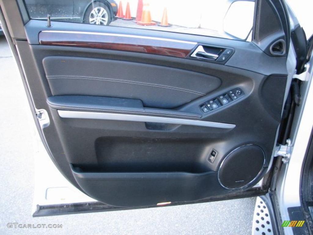 2009 Mercedes-Benz GL 550 4Matic Door Panel Photos