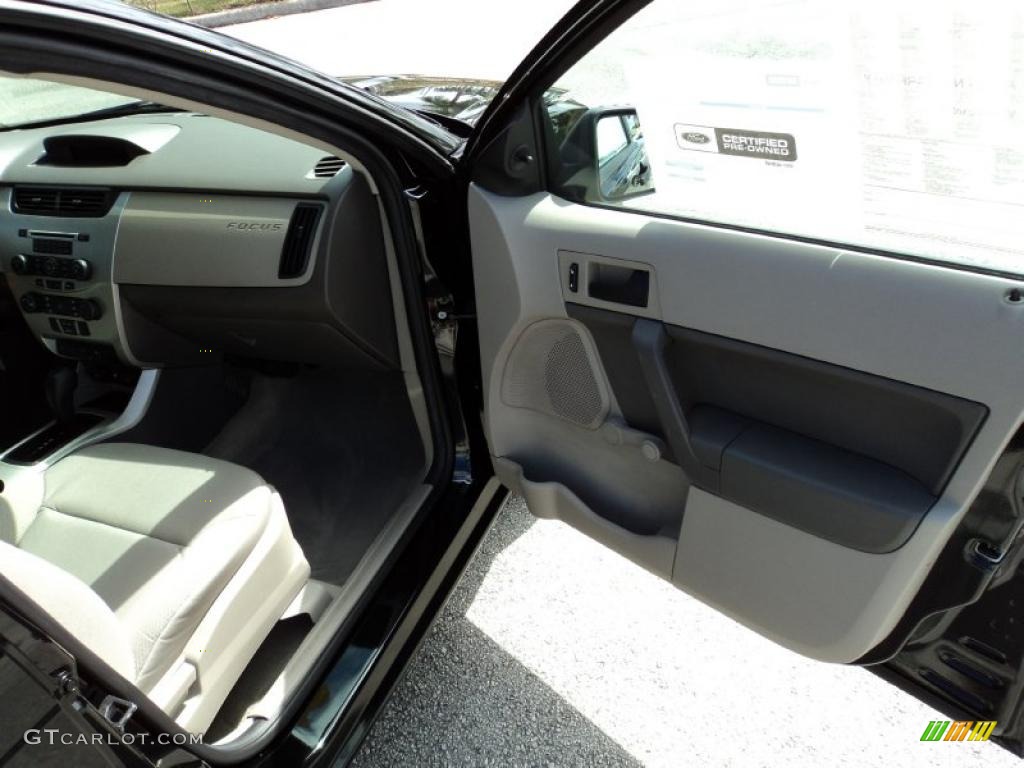 2010 Focus S Sedan - Ebony Black / Medium Stone photo #19