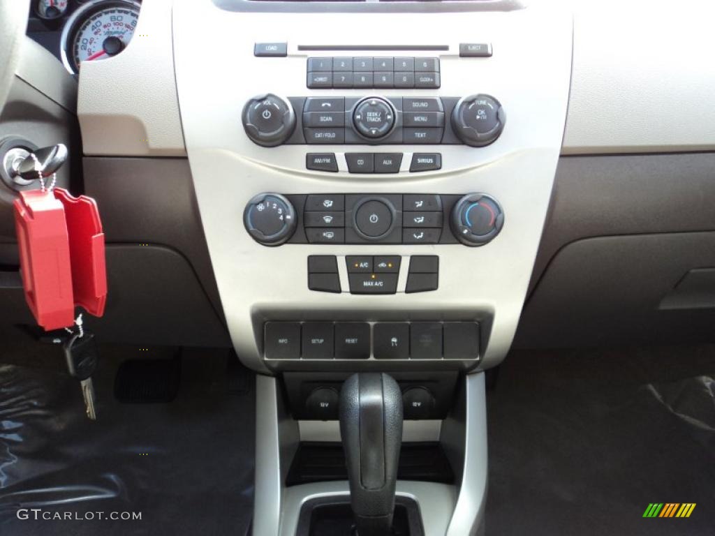 2010 Focus S Sedan - Ebony Black / Medium Stone photo #25