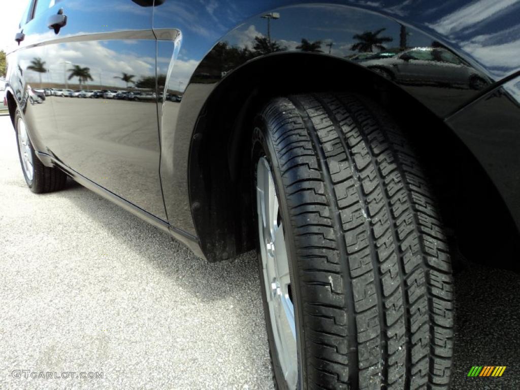 2010 Focus S Sedan - Ebony Black / Medium Stone photo #27