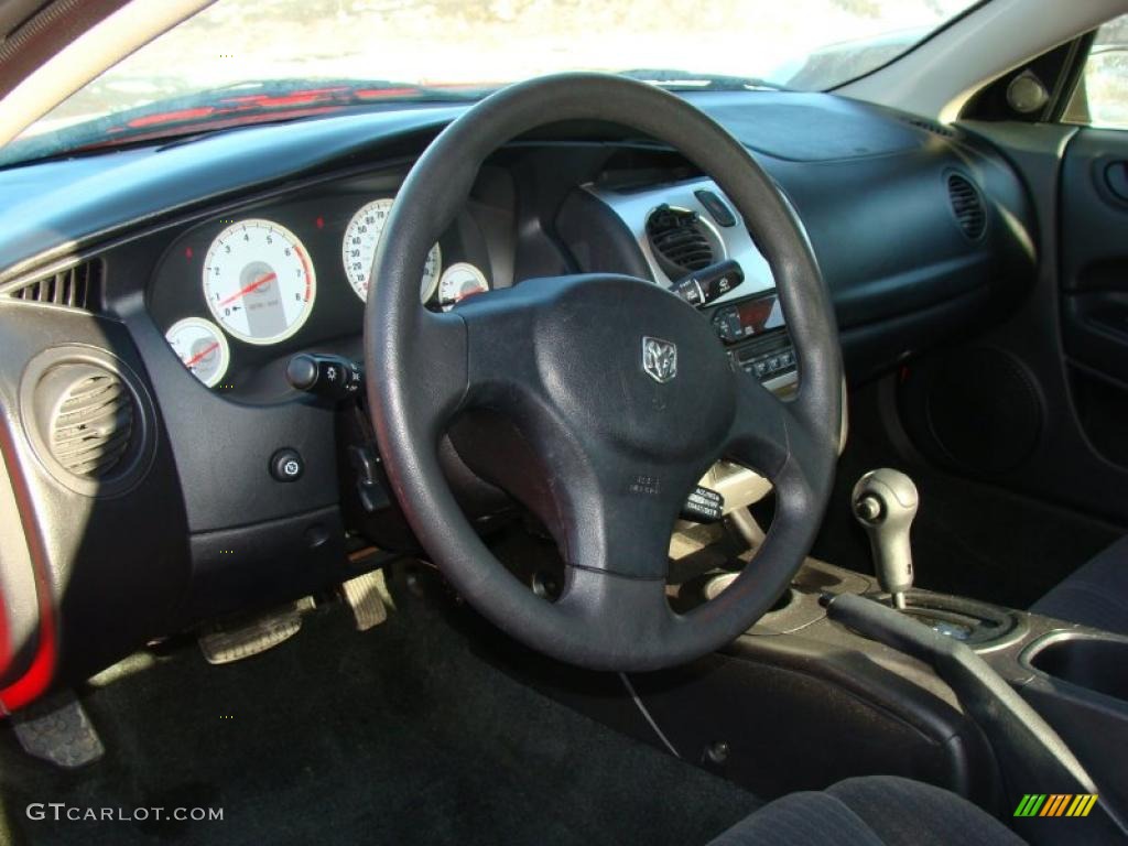 2004 Stratus SXT Coupe - Indy Red / Black photo #12