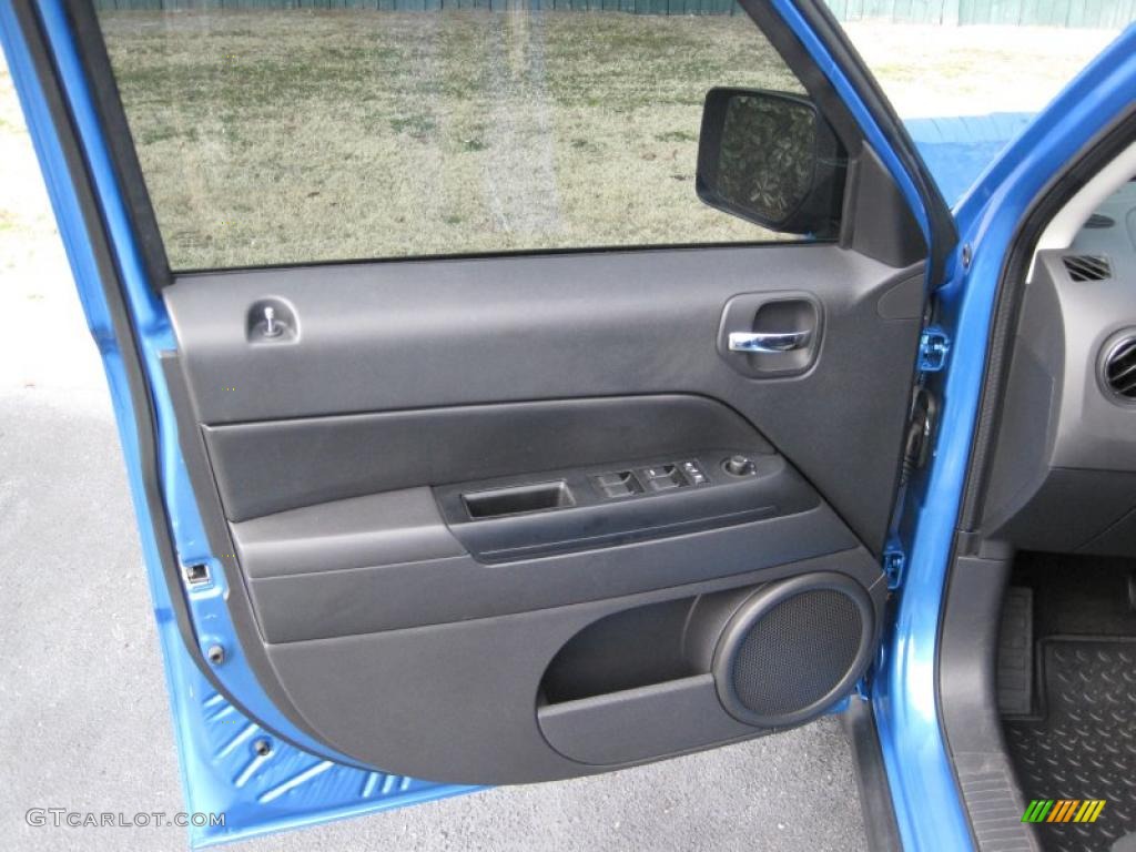 2009 Jeep Patriot Sport Dark Slate Gray/Medium Slate Gray Door Panel Photo #45756042