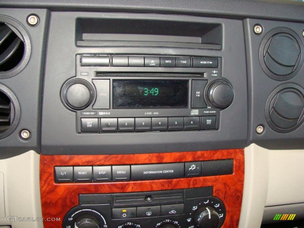 2007 Jeep Commander Limited 4x4 Controls Photo #45756518