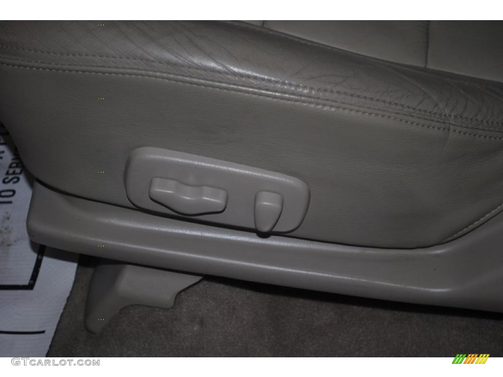 2001 QX4 4x4 - Black Obsidian / Stone Beige photo #15