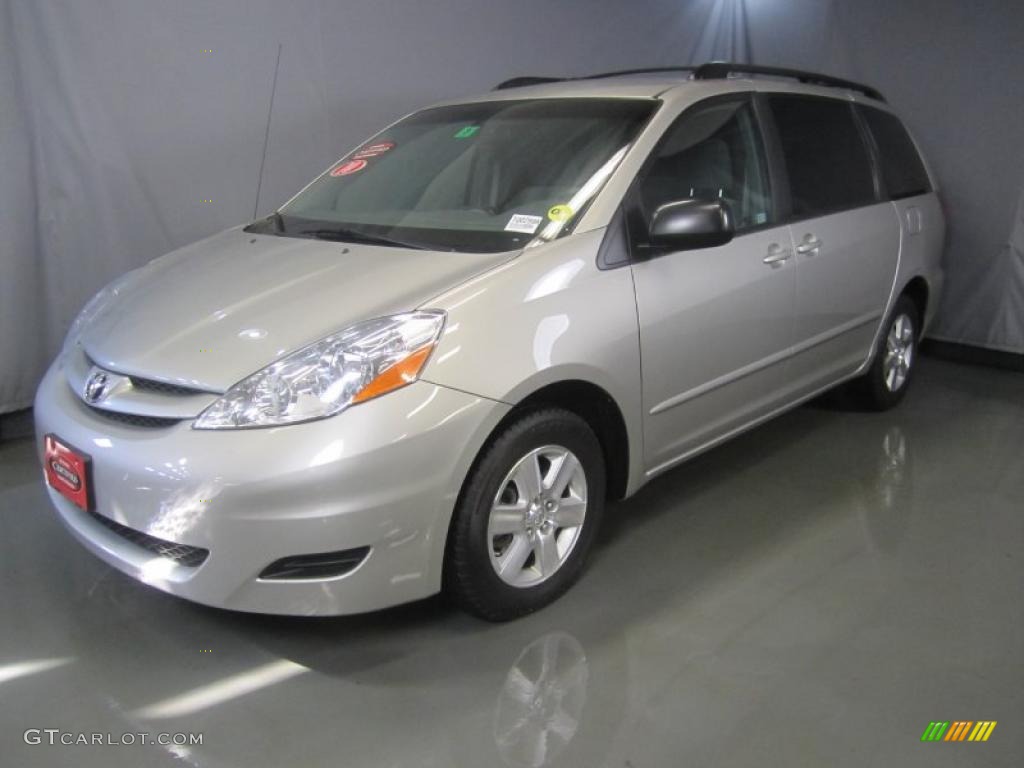 Silver Shadow Pearl Toyota Sienna