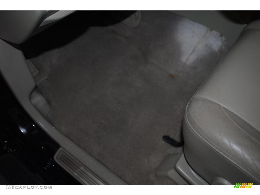 2001 QX4 4x4 - Black Obsidian / Stone Beige photo #40