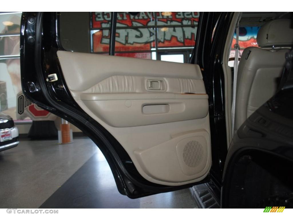 2001 QX4 4x4 - Black Obsidian / Stone Beige photo #41
