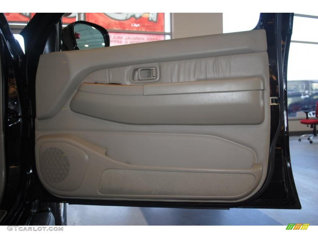 2001 QX4 4x4 - Black Obsidian / Stone Beige photo #45