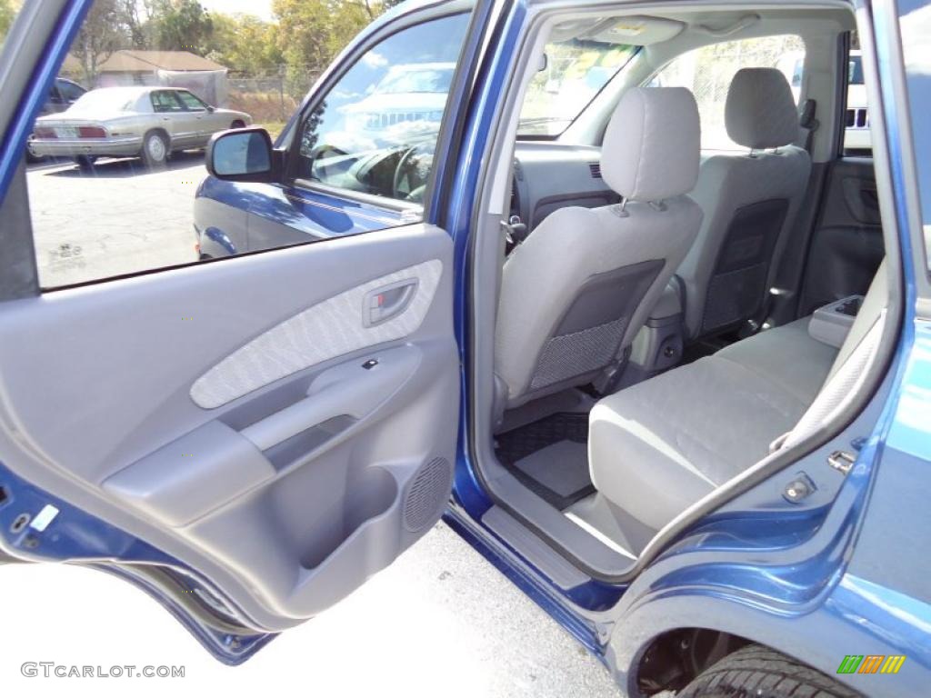 Gray Interior 2005 Hyundai Tucson GL Photo #45764712