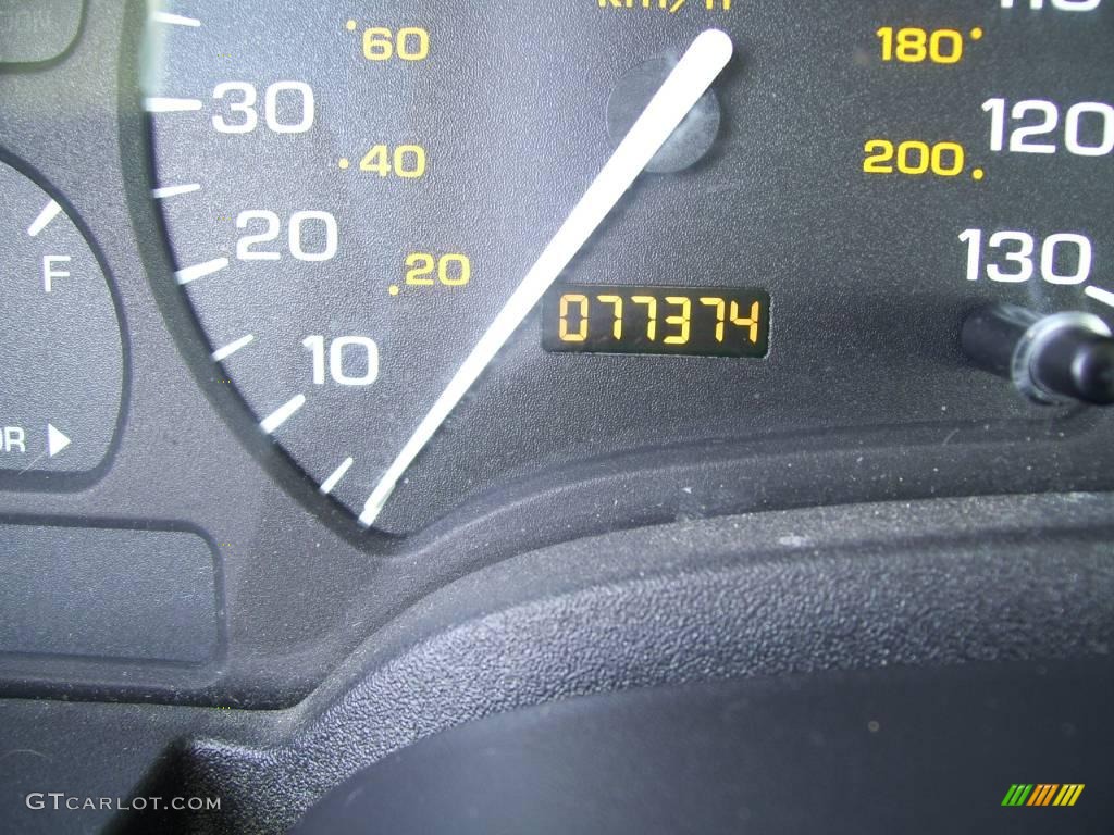 2003 VUE AWD - Silver / Gray photo #15