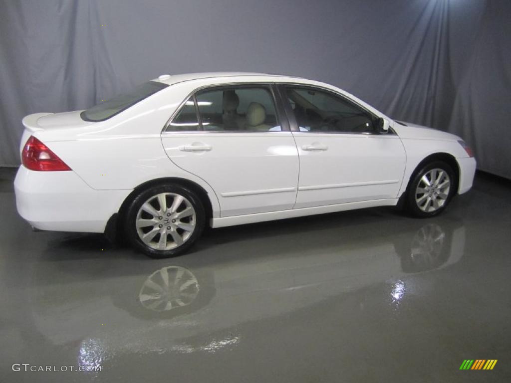 2007 Accord EX-L V6 Sedan - Taffeta White / Ivory photo #11