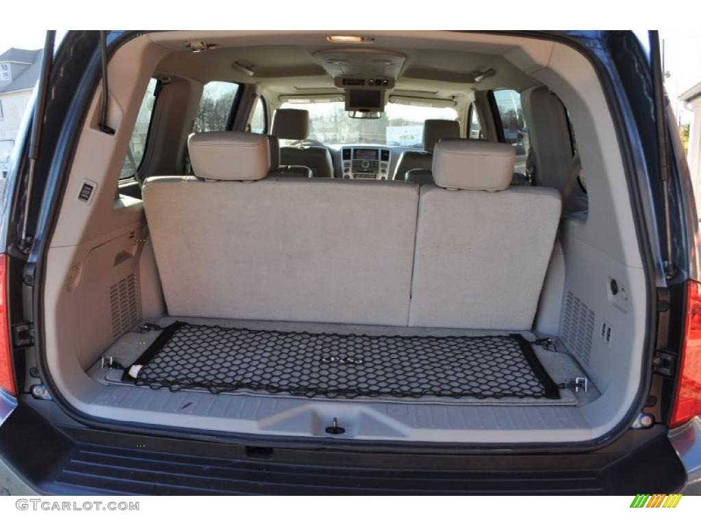2009 Infiniti QX 56 4WD Trunk Photo #45772332