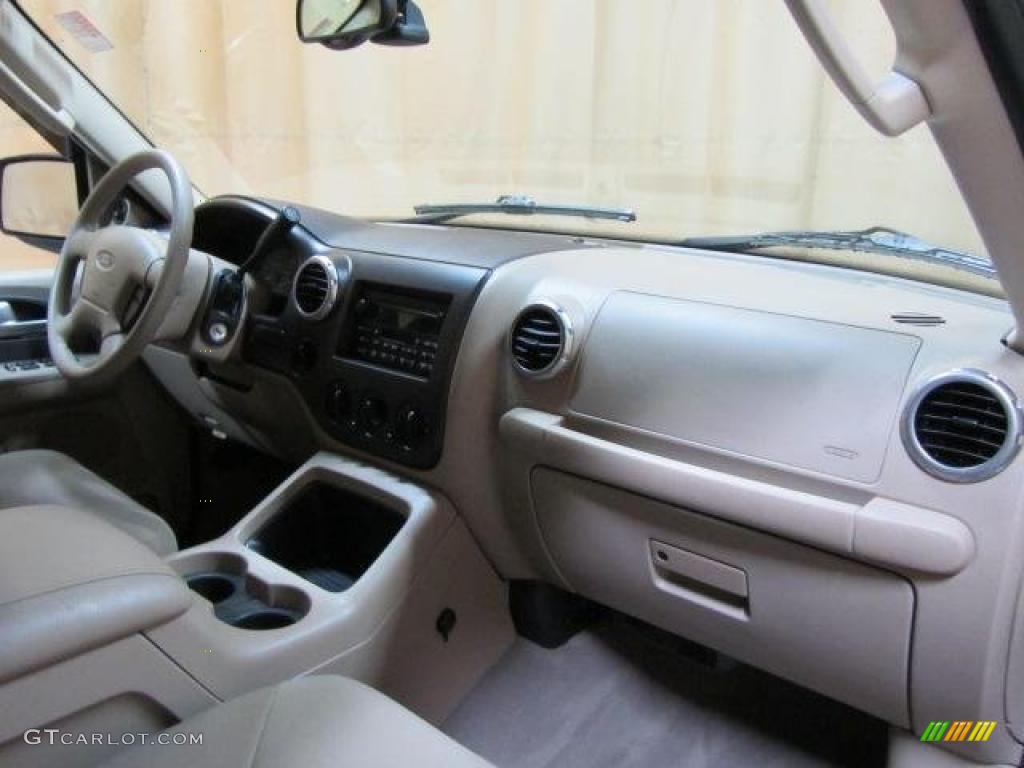 2003 Expedition XLT 4x4 - Estate Green Metallic / Medium Parchment photo #12