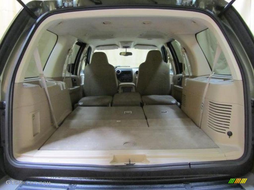 2003 Expedition XLT 4x4 - Estate Green Metallic / Medium Parchment photo #29