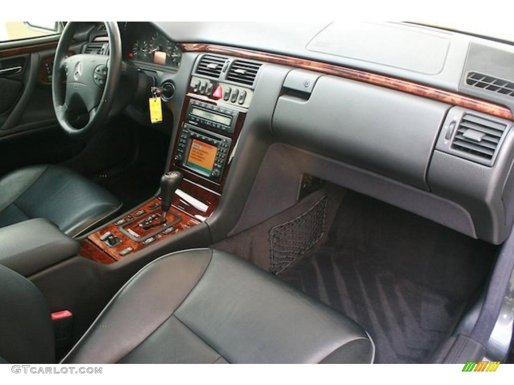 2000 Mercedes-Benz E 320 Sedan Charcoal Dashboard Photo #45782962