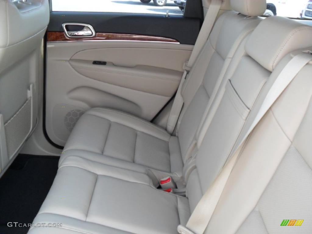 Black/Light Frost Beige Interior 2011 Jeep Grand Cherokee Limited 4x4 Photo #45784454