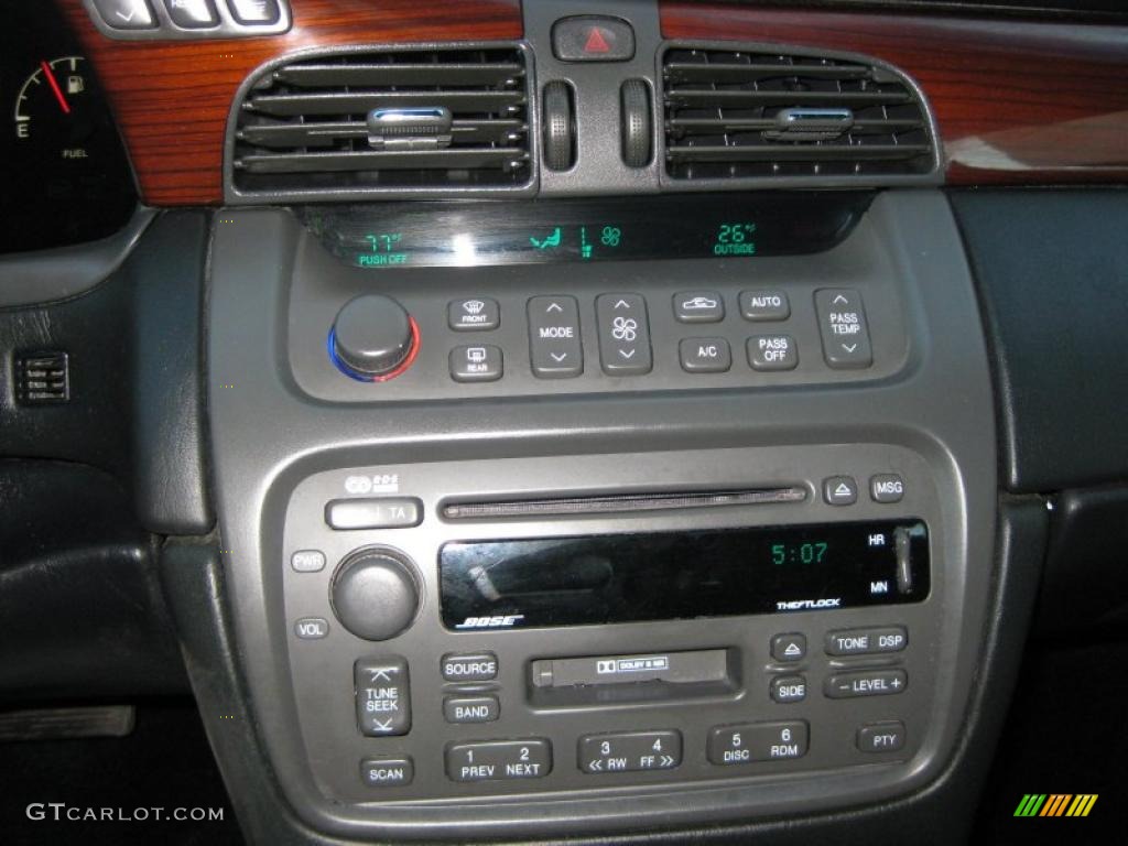 2002 Cadillac DeVille DTS Controls Photo #45785326