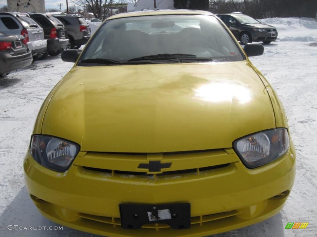 2005 Cavalier Coupe - Rally Yellow / Graphite Gray photo #17