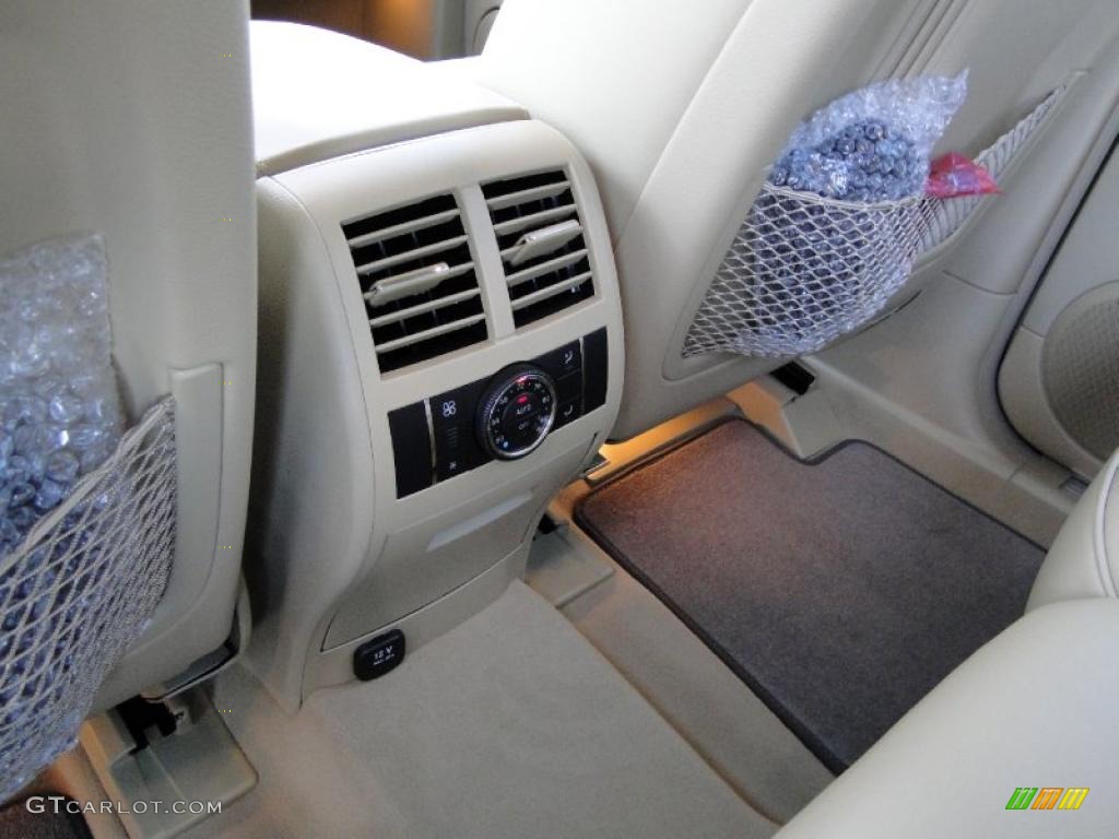 Cashmere Interior 2011 Mercedes-Benz GL 550 4Matic Photo #45786634