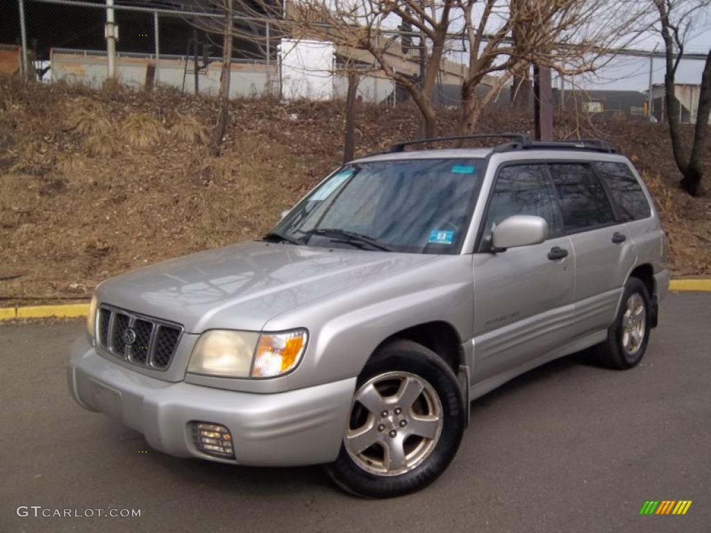 Silverthorn Metallic 2001 Subaru Forester 2.5 S Exterior Photo #45788446