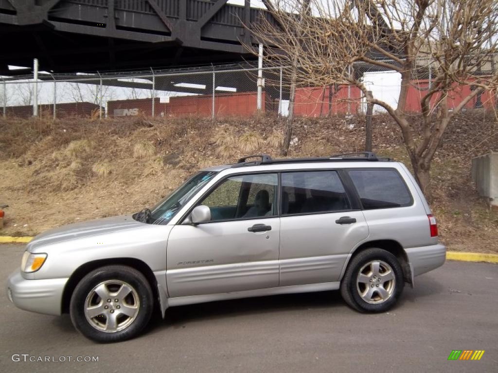 Silverthorn Metallic 2001 Subaru Forester 2.5 S Exterior Photo #45788450