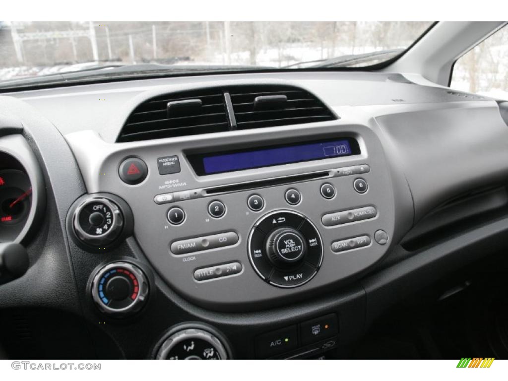 2009 Honda Fit Standard Fit Model Controls Photo #45789922