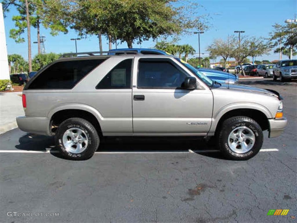 Light Pewter Metallic 2002 Chevrolet Blazer LS Exterior Photo #45790542