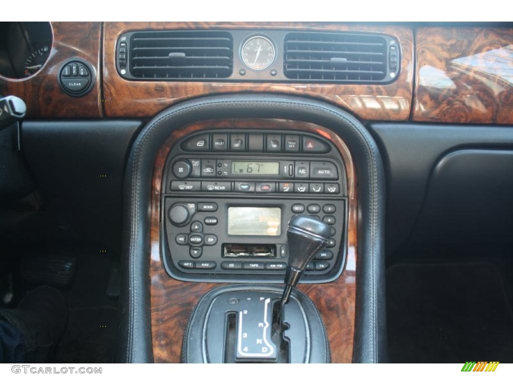 2001 Jaguar XJ XJ8 Controls Photo #45792134