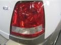 2004 Clear White Kia Sorento EX 4WD  photo #13