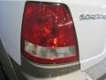 2004 Clear White Kia Sorento EX 4WD  photo #14