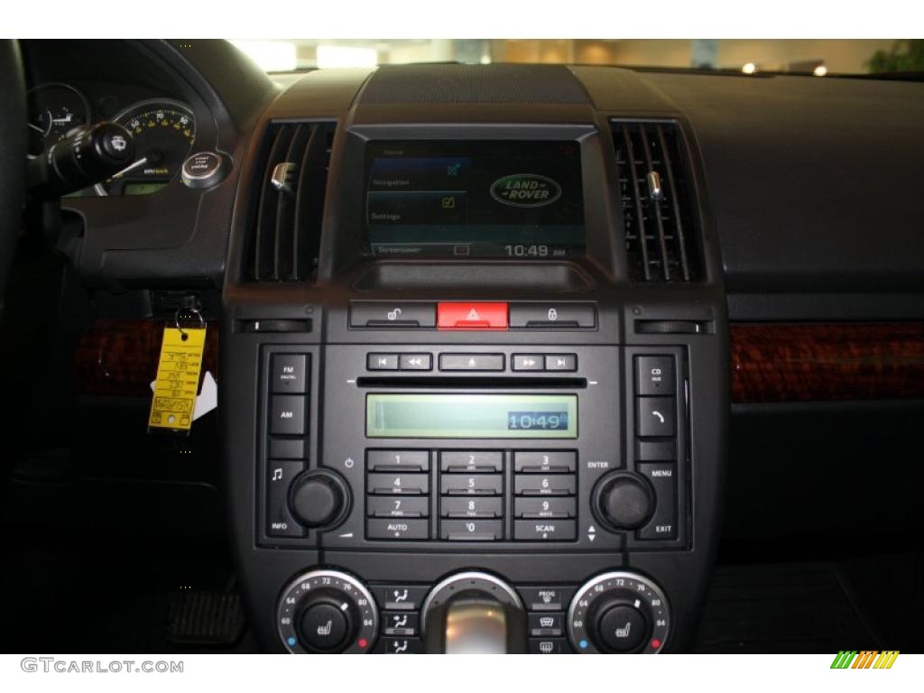 2008 Land Rover LR2 HSE Controls Photo #45793635