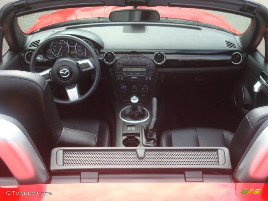 2007 Mazda MX-5 Miata Grand Touring Hardtop Roadster Dashboard Photos