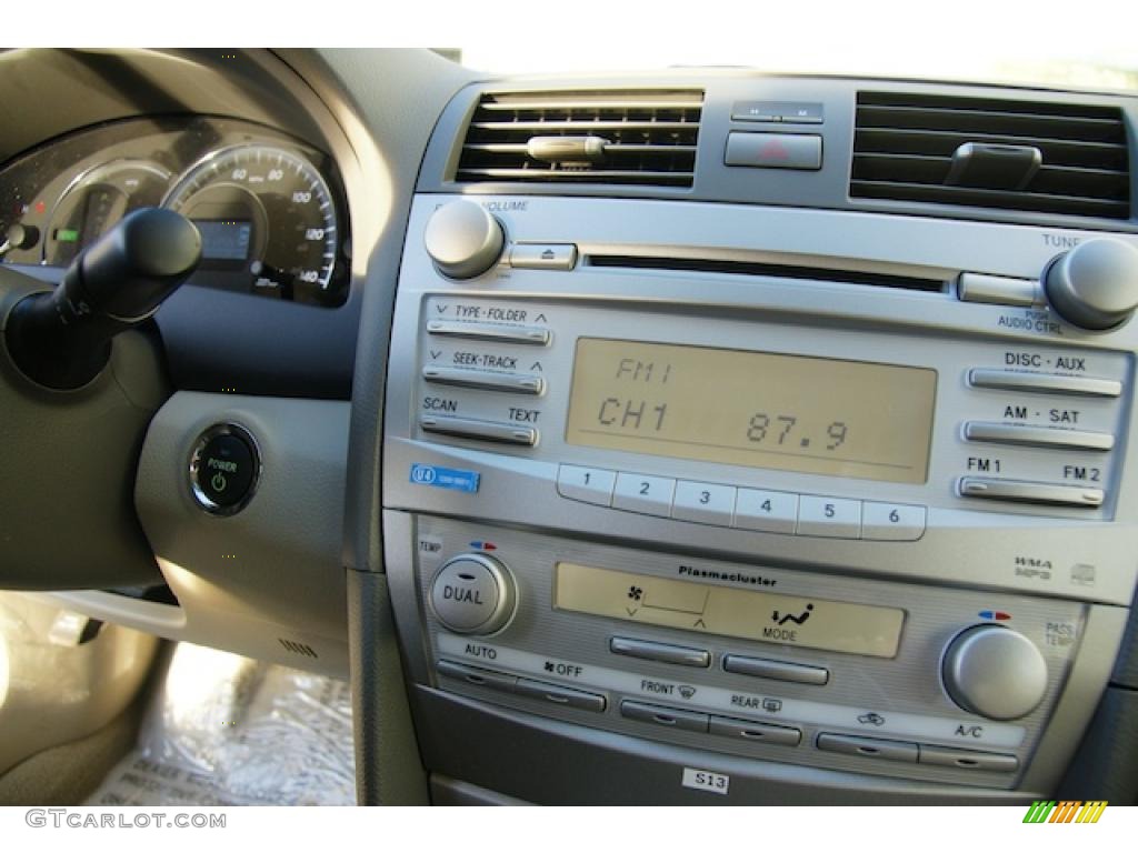 2011 Toyota Camry Hybrid Controls Photo #45799335