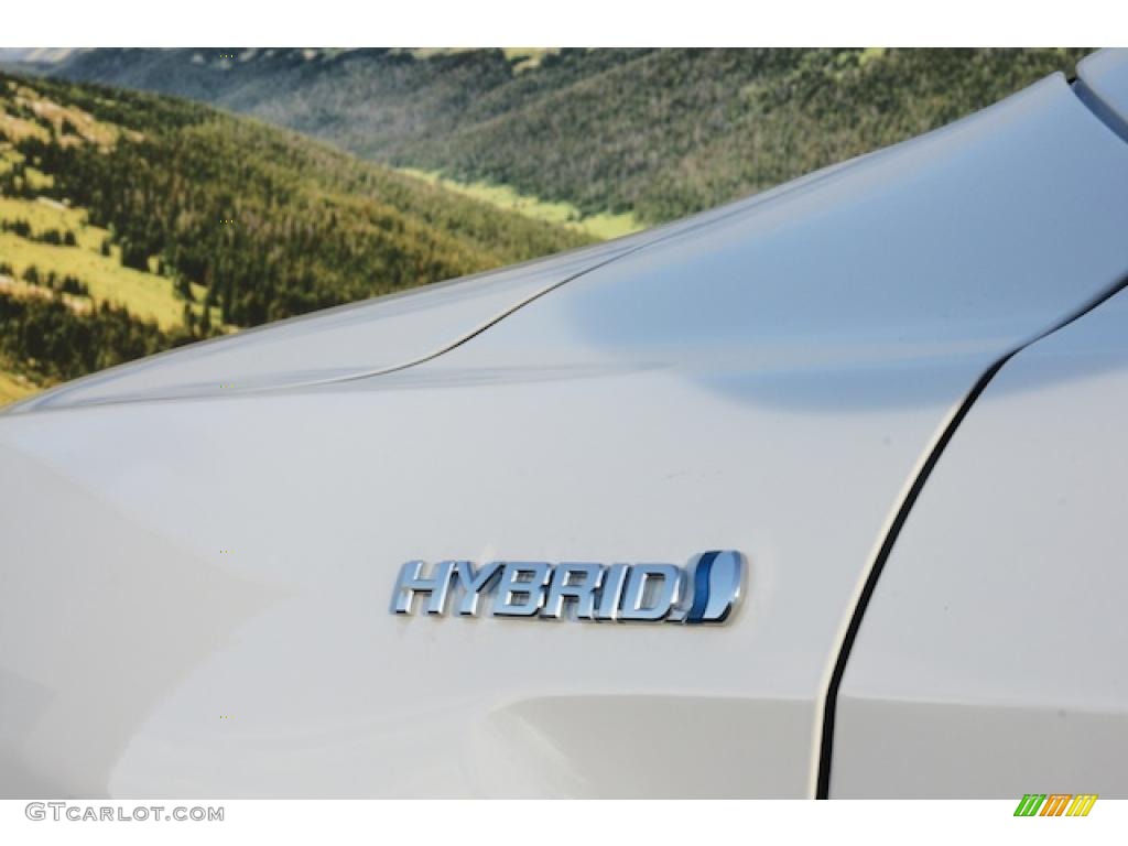 2011 Toyota Camry Hybrid Marks and Logos Photo #45799359